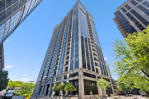 $337,000 | 233 East 13th Street, Unit 508, Chicago, IL 60605