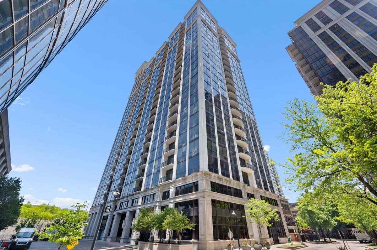 233 East 13th Street, Unit 508 Chicago, IL 60605 - Photo 1 of 27