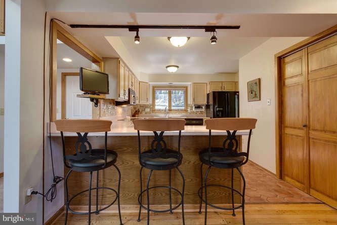 1704 Besley Road Vienna, VA 22182 - Photo 11 of 30 Kitchen