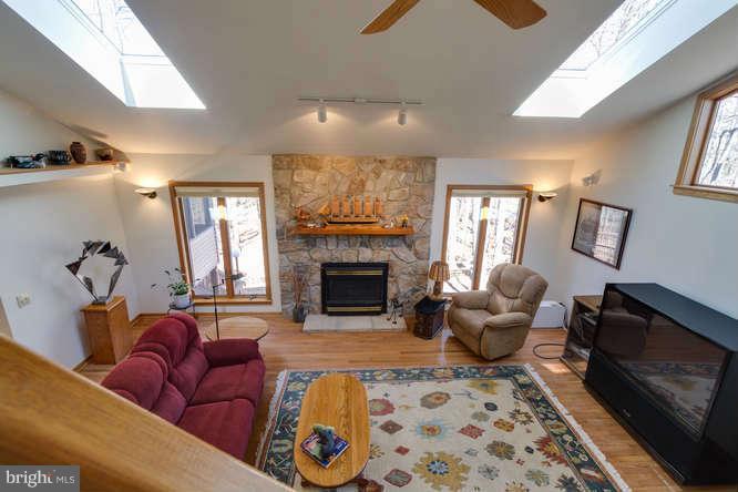 1704 Besley Road Vienna, VA 22182 - Photo 14 of 30 Family Room