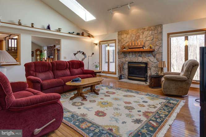 1704 Besley Road Vienna, VA 22182 - Photo 15 of 30 Family Room