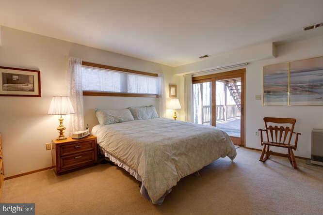 1704 Besley Road Vienna, VA 22182 - Photo 23 of 30 Bedroom