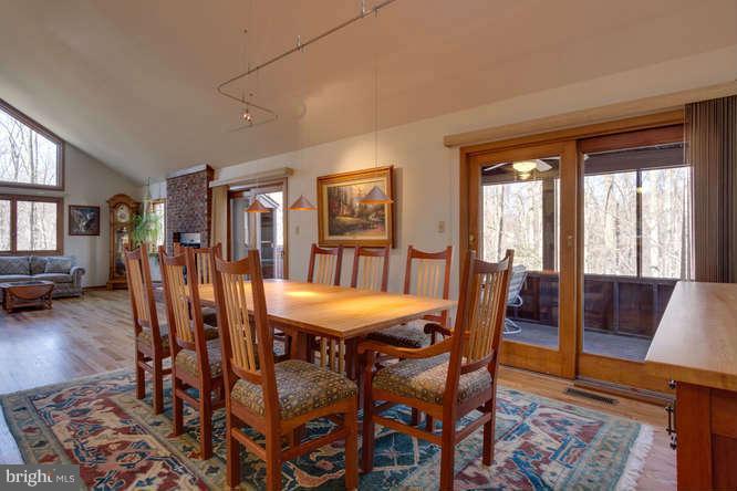 Breakfast Room