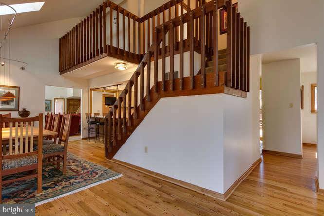 1704 Besley Road Vienna, VA 22182 - Photo 8 of 30 Staircase