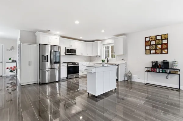 $1,099,000 | 1295 Main Street, Reading, MA 01867