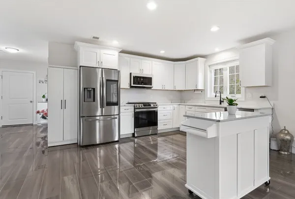 $1,099,000 | 1295 Main Street, Reading, MA 01867