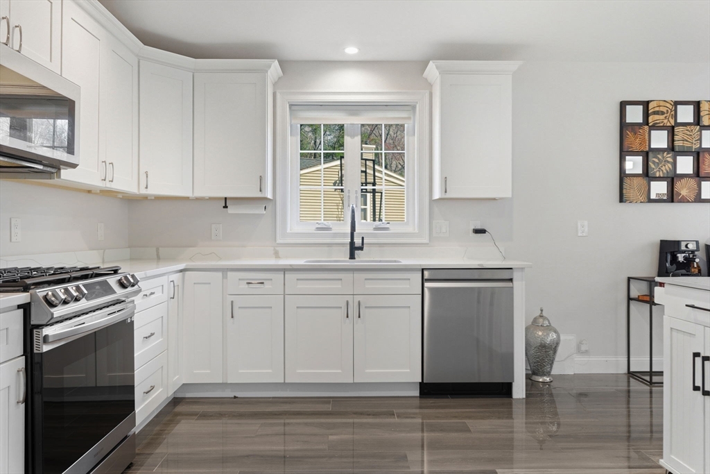 1295 Main Street Reading, MA 01867 - Photo 7 of 41