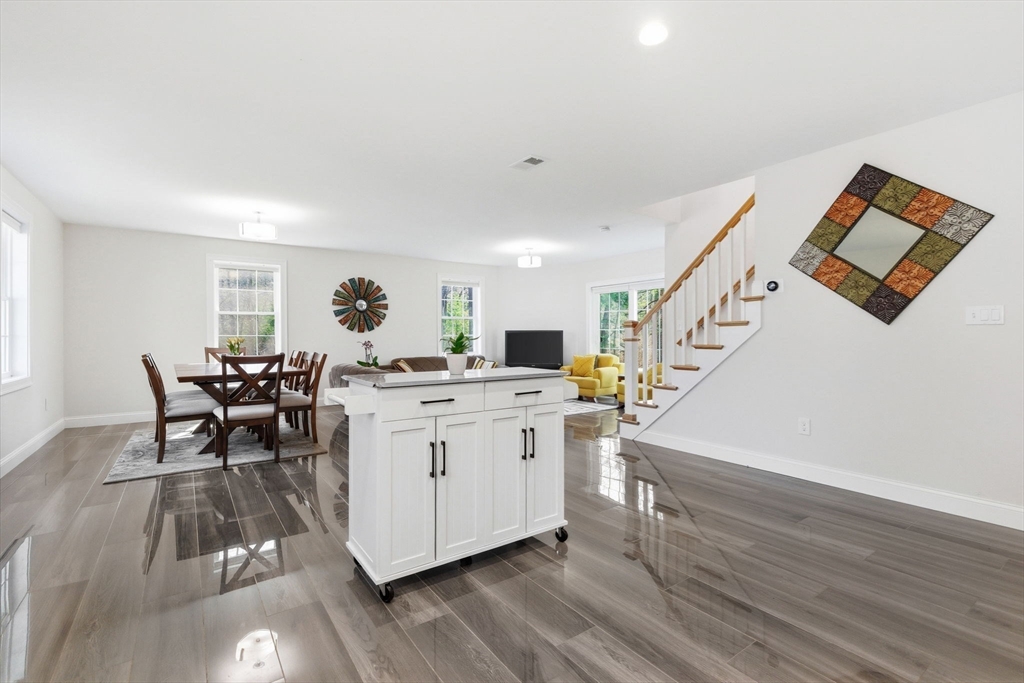 1295 Main Street Reading, MA 01867 - Photo 9 of 41