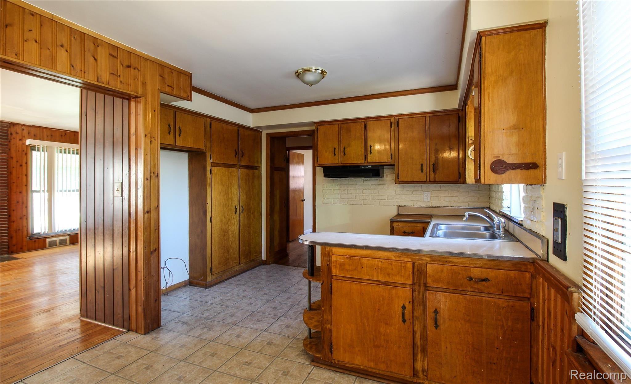 16515 East Eight Mile Road Eastpointe, MI 48021 - Photo 7 of 17 Kitchen 1.jpg