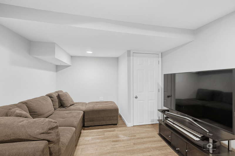 619 East Bauer Road Naperville, IL 60563 - Photo 19 of 27