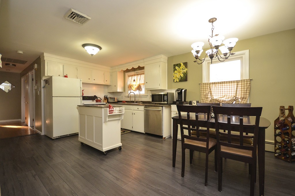 14 Turin Road Worcester, MA 01604 - Photo 2 of 20 Gallery Image 2