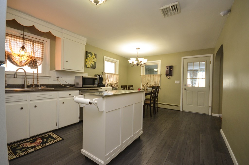 14 Turin Road Worcester, MA 01604 - Photo 3 of 20 Gallery Image 3
