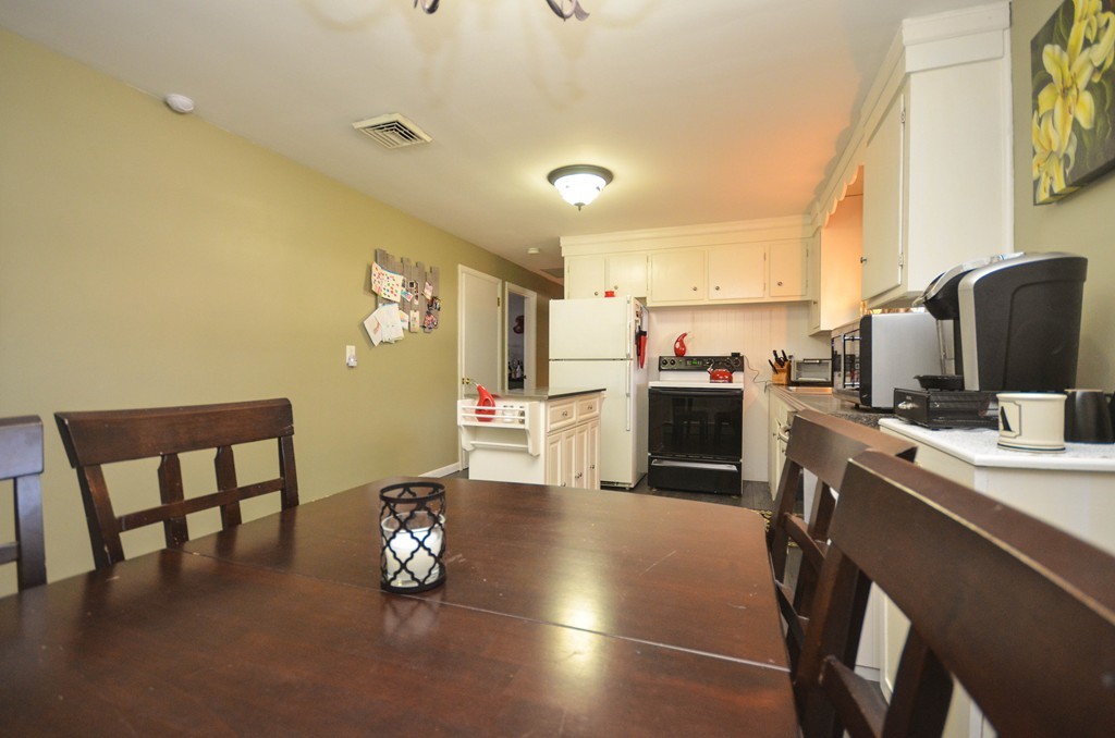 14 Turin Road Worcester, MA 01604 - Photo 4 of 20 Gallery Image 4