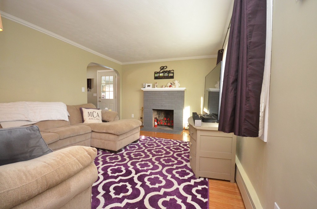 14 Turin Road Worcester, MA 01604 - Photo 6 of 20 Gallery Image 6