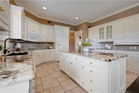 $1,195,000 | 16890 Meadow Lane, Loch Lloyd, MO 64012