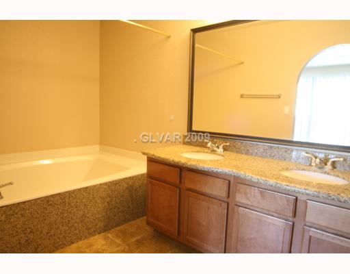 1820 North Decatur Boulevard, Unit 201 Las Vegas, NV 89108 - Photo 5 of 8 Master Bath/Spa.