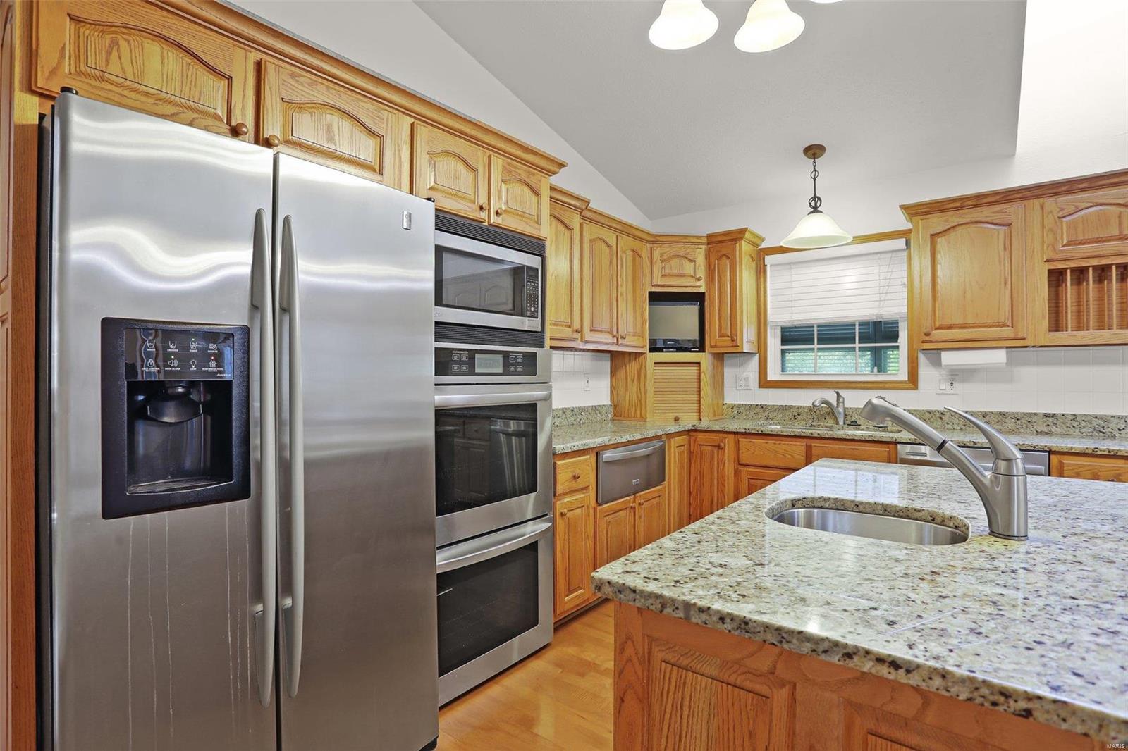 1215 Springvalley Road Troy, IL 62294 - Photo 12 of 59