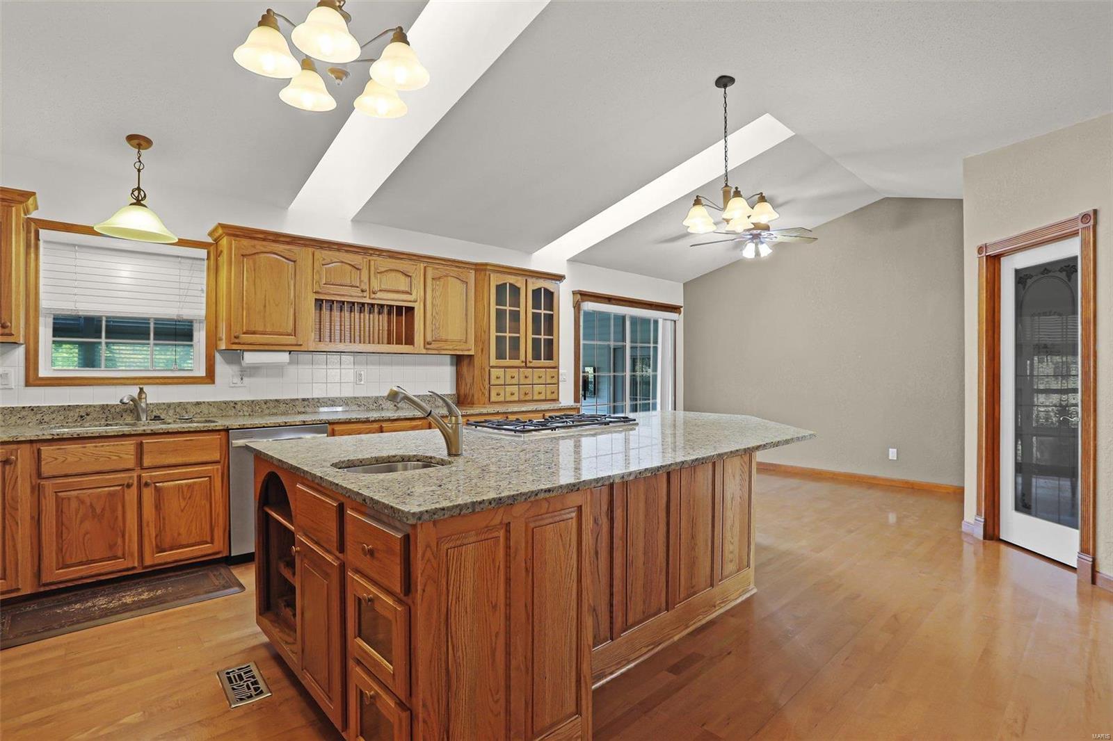 1215 Springvalley Road Troy, IL 62294 - Photo 13 of 59