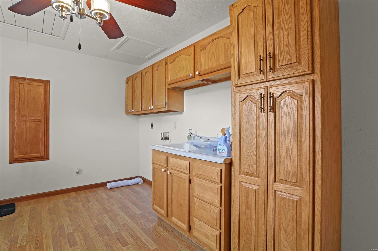 1215 Springvalley Road Troy, IL 62294 - Photo 24 of 59