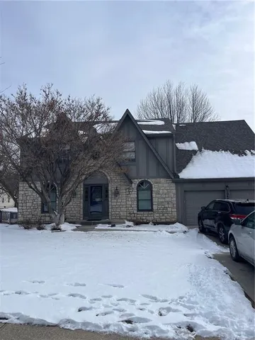 $465,000 | 10405 King Street, Overland Park, KS 66214