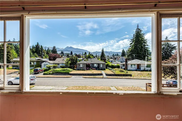 $525,000 | 1415 East 2nd Street, Port Angeles, WA 98362