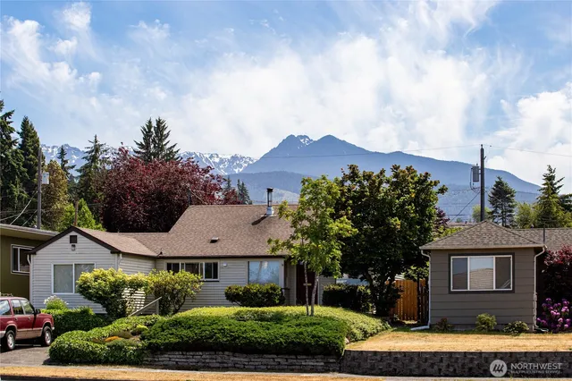 $525,000 | 1415 East 2nd Street, Port Angeles, WA 98362