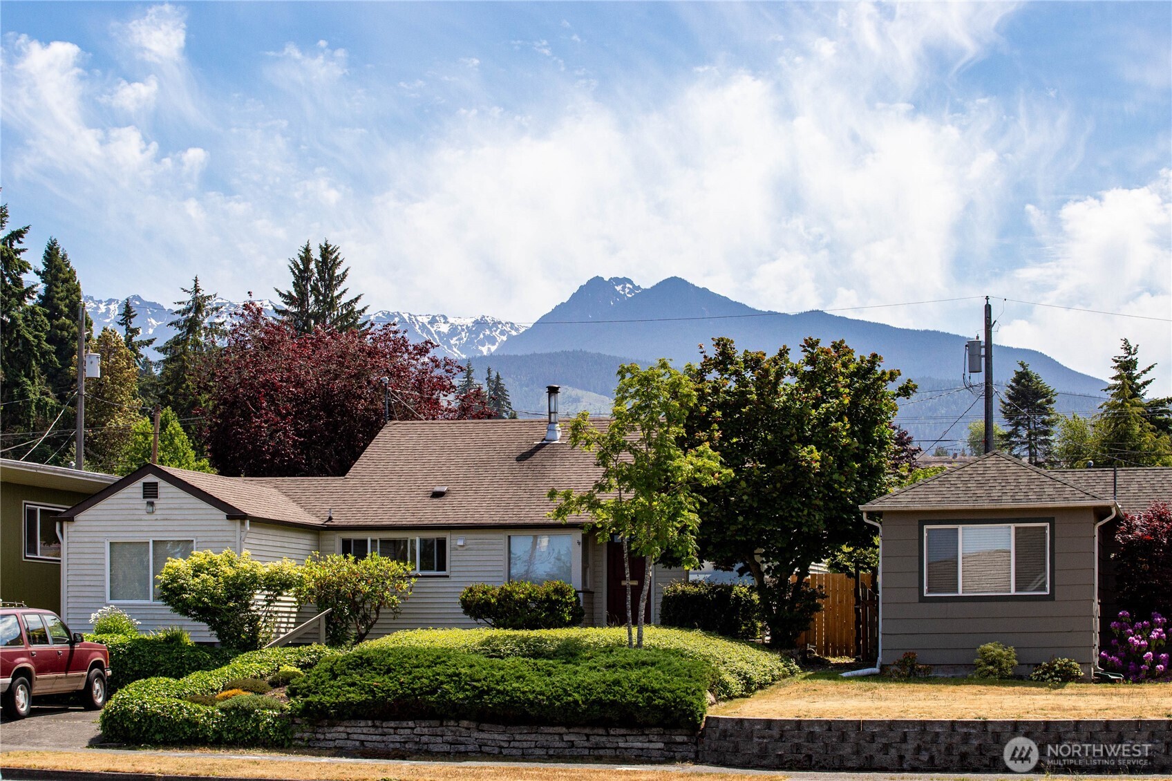 1415 East 2nd Street Port Angeles, WA 98362 - Photo 3 of 40