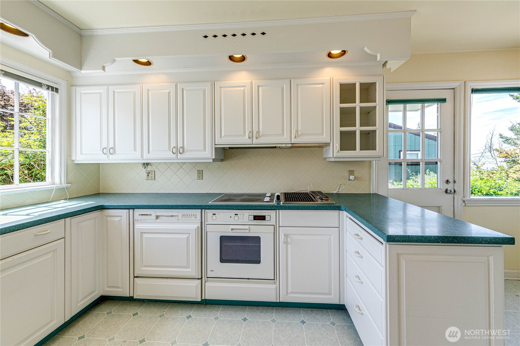 1415 East 2nd Street Port Angeles, WA 98362 - Photo 6 of 40