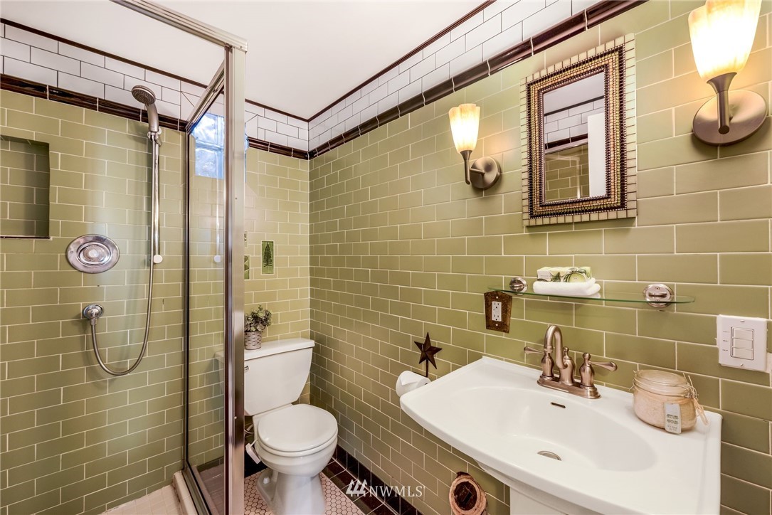 3905 Southwest 109th Street Seattle, WA 98146 - Photo 24 of 27 Gallery Image 24