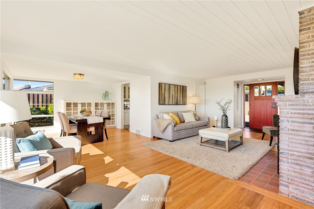3905 Southwest 109th Street Seattle, WA 98146 - Photo 6 of 27 Gallery Image 6
