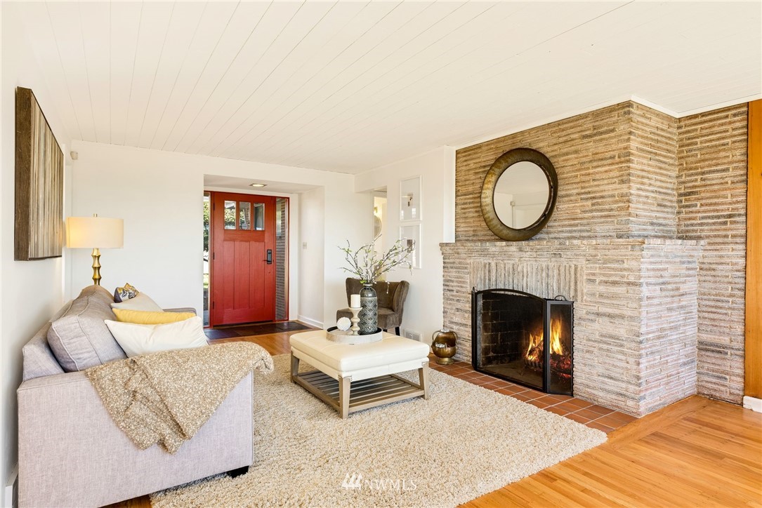 3905 Southwest 109th Street Seattle, WA 98146 - Photo 7 of 27 Gallery Image 7