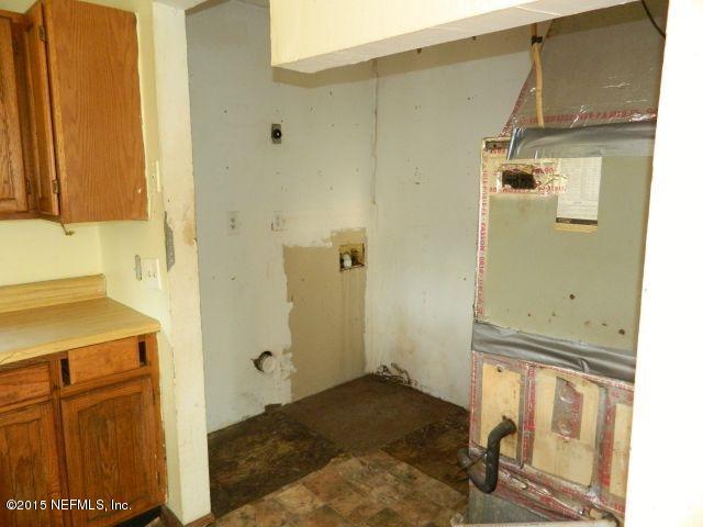 16033 Shellcracker Road Jacksonville, FL 32226 - Photo 15 of 38 Laundry_room