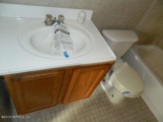 16033 Shellcracker Road Jacksonville, FL 32226 - Photo 17 of 38 Bathroom-b