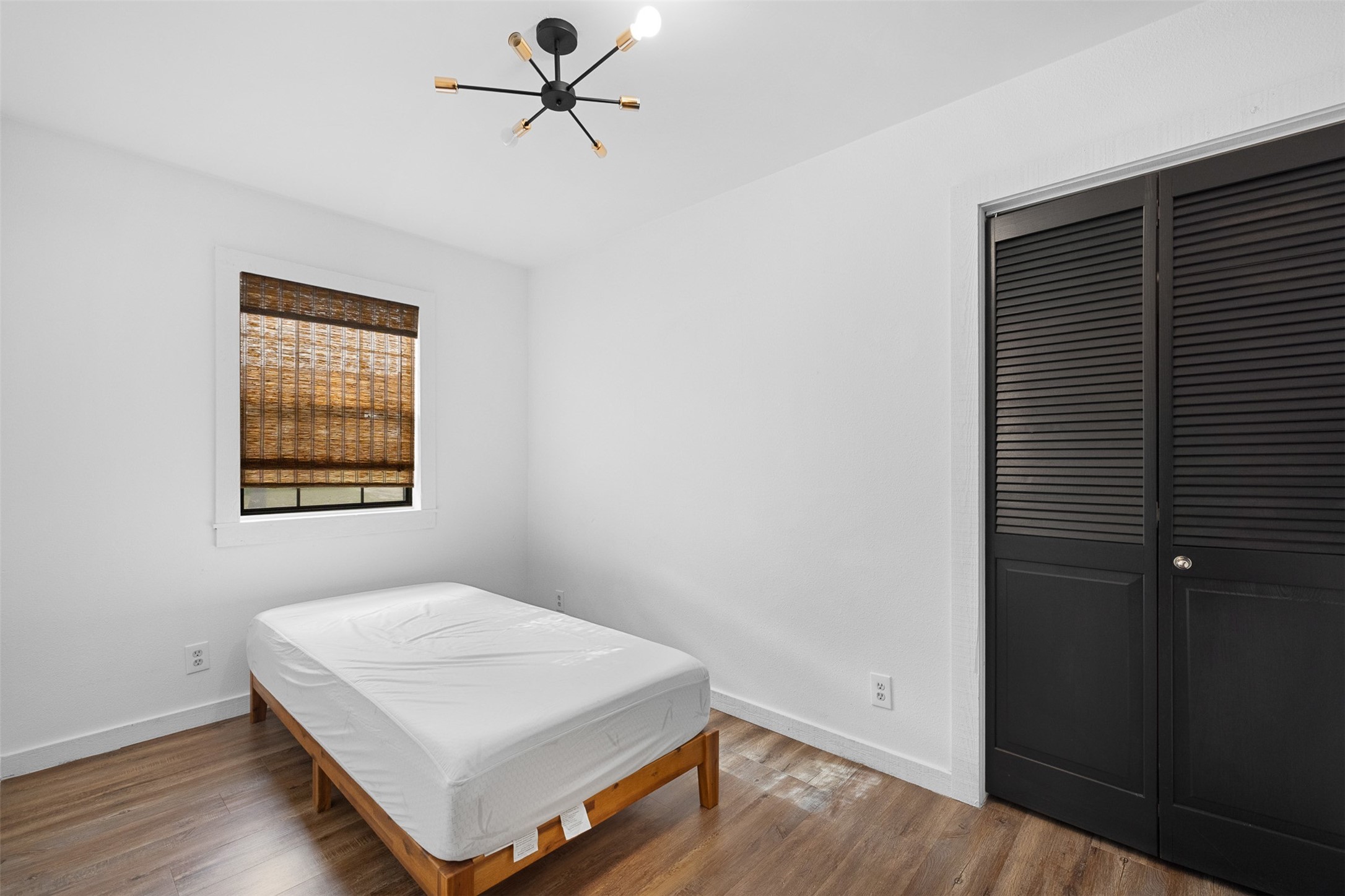 6811 Mockingbird Road Flatonia, TX 78941 - Photo 18 of 44 Secondary bedroom