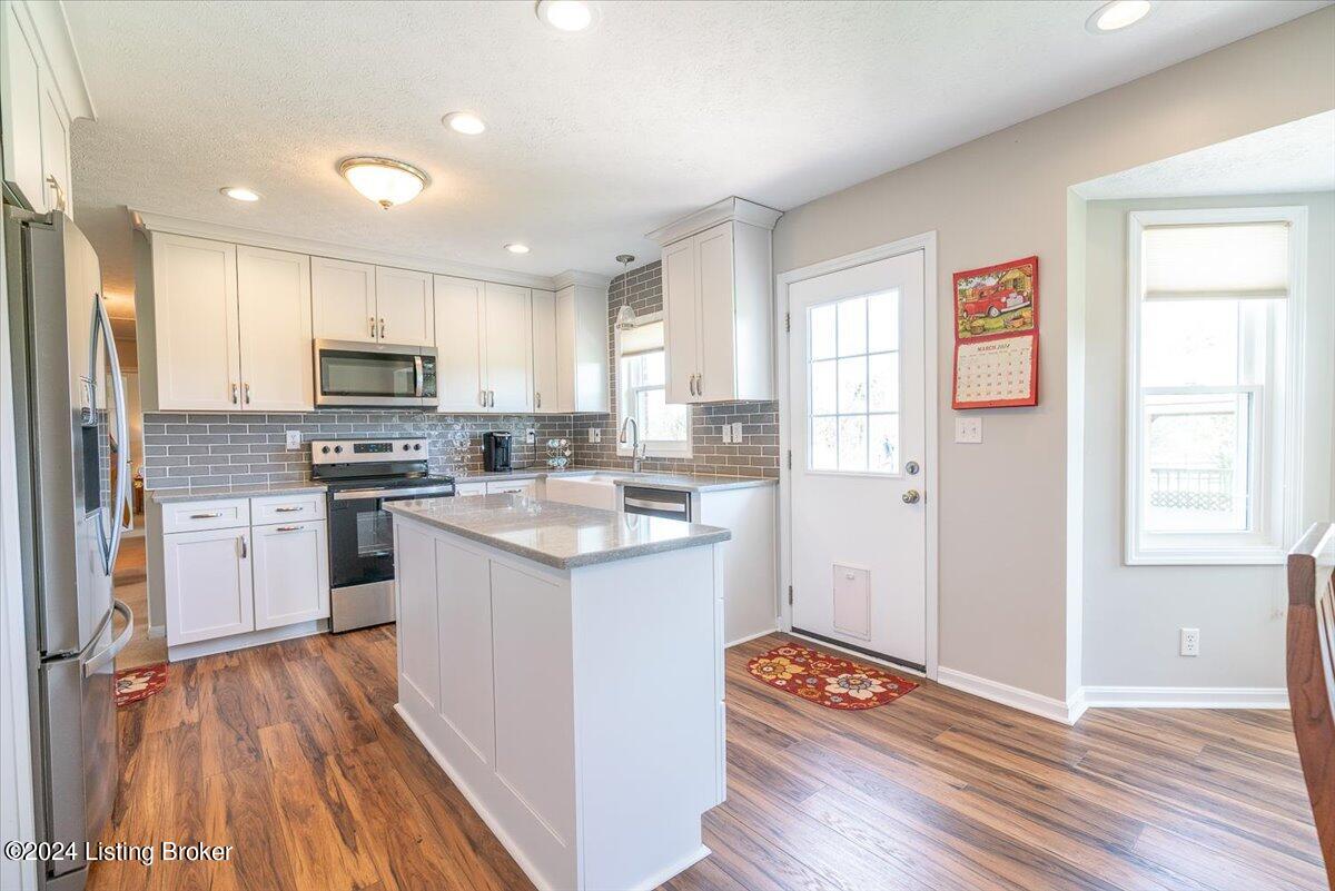 300 Routt Road Louisville, KY 40299 - Photo 8 of 70 10-300-10