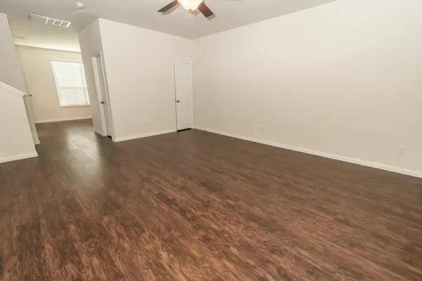 $2,450 | 12 Lazy Swing Court, Manvel, TX 77578