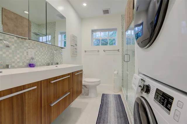 $2,800 | 1125 99th Street, Unit 12, Bay Harbor Islands, FL 33154