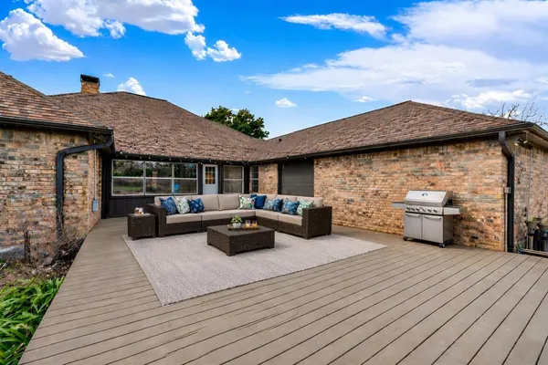 $549,900 | 1201 East Oaklawn Drive, Talty, TX 75160