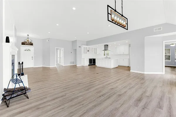 $549,900 | 1201 East Oaklawn Drive, Talty, TX 75160