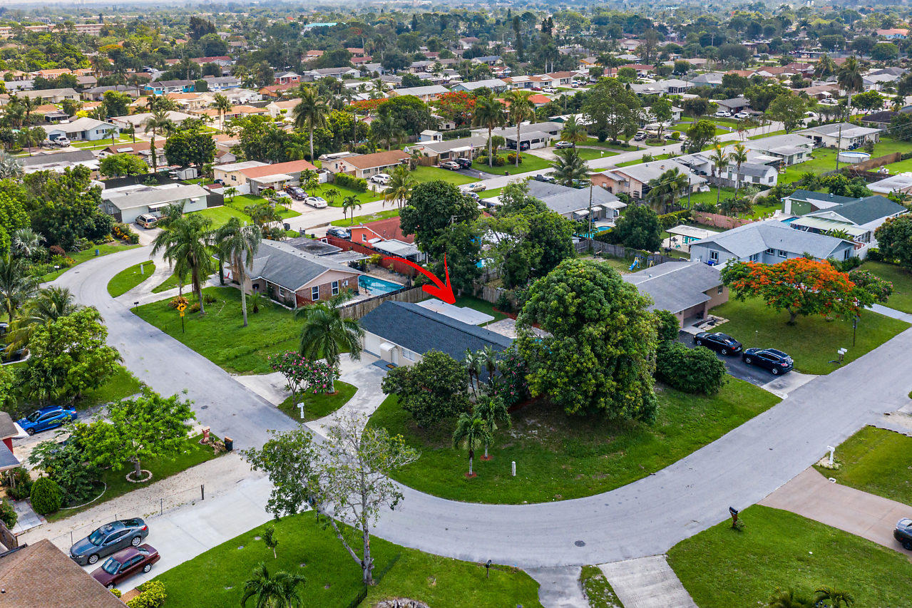 2938 Donald Road Lake Worth, FL 33461 - Photo 18 of 24 033-2938DonaldRd-LakeWorth-FL-small