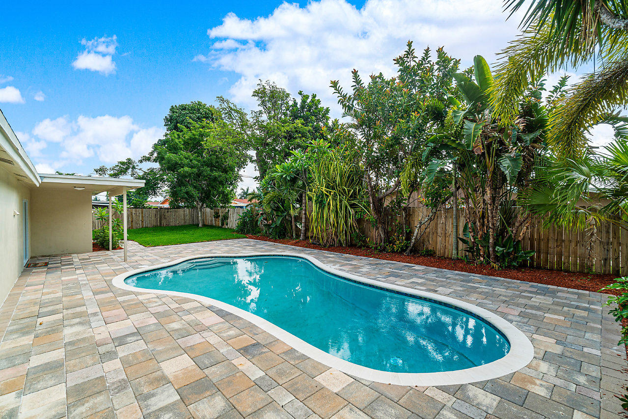 2938 Donald Road Lake Worth, FL 33461 - Photo 20 of 24 022-2938DonaldRd-LakeWorth-FL-small