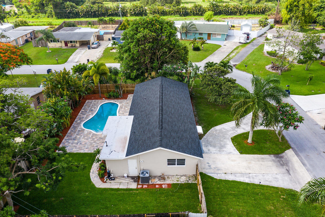 2938 Donald Road Lake Worth, FL 33461 - Photo 3 of 24 032-2938DonaldRd-LakeWorth-FL-small