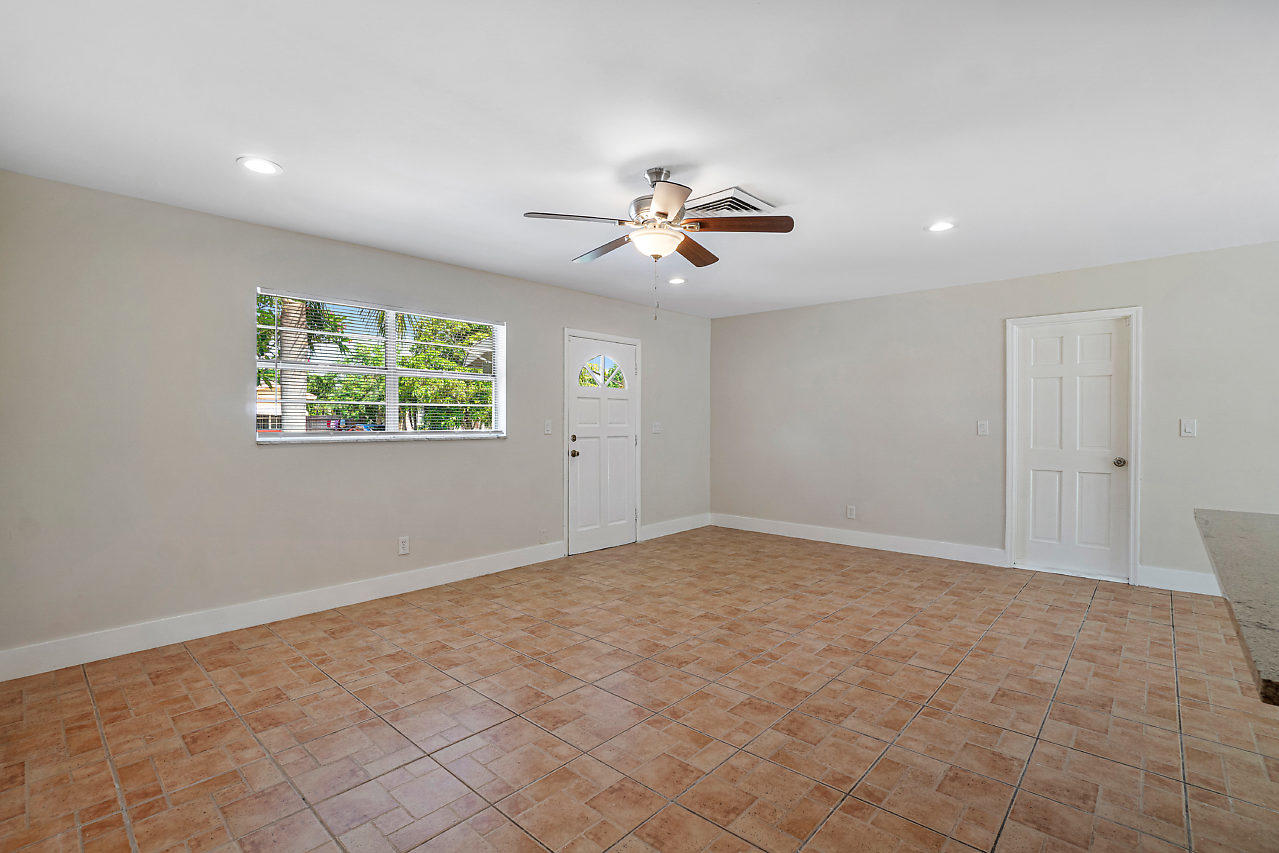 2938 Donald Road Lake Worth, FL 33461 - Photo 4 of 24 009-2938DonaldRd-LakeWorth-FL-small