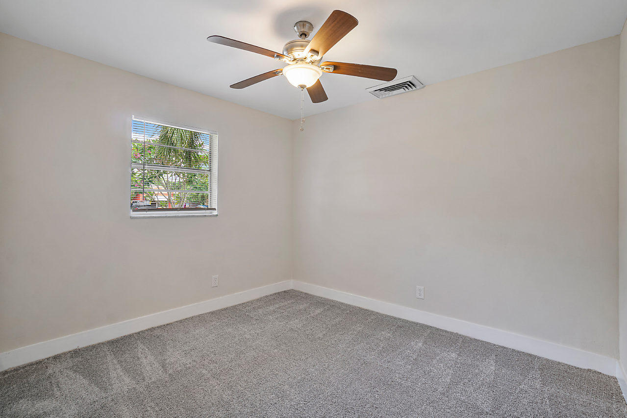 2938 Donald Road Lake Worth, FL 33461 - Photo 10 of 24 015-2938DonaldRd-LakeWorth-FL-small