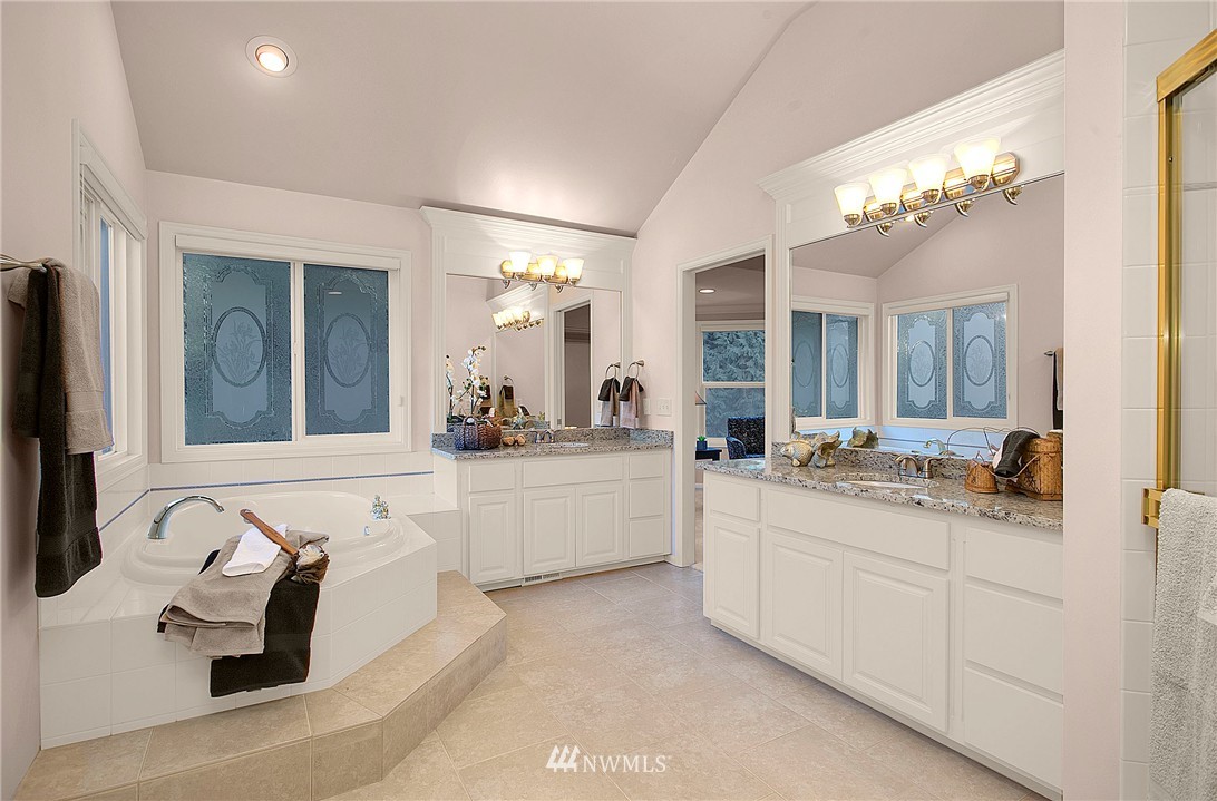 5004 177th Place Southeast Bothell, WA 98012 - Photo 15 of 23 Gallery Image 15