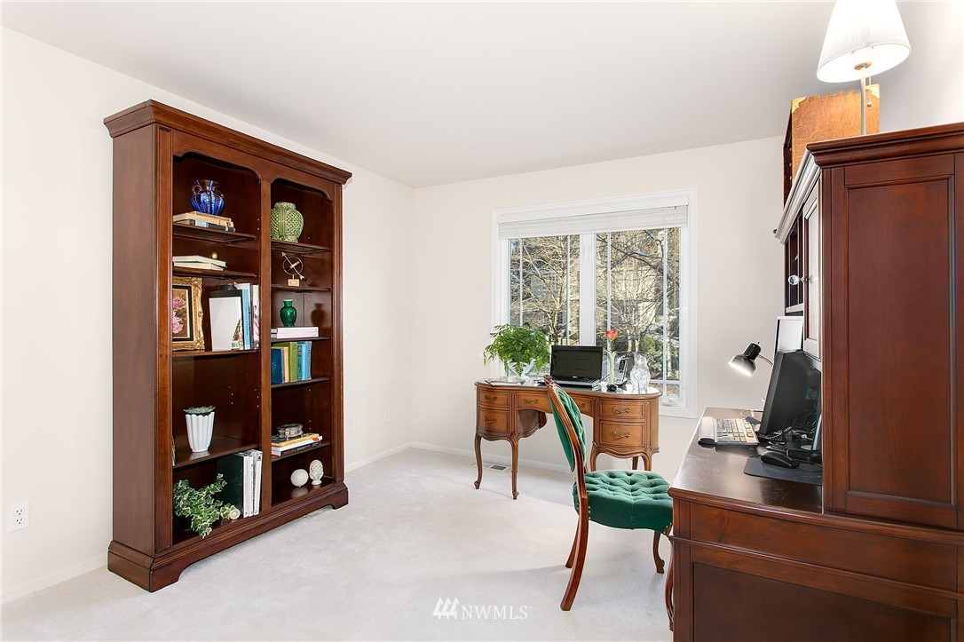 5004 177th Place Southeast Bothell, WA 98012 - Photo 16 of 23 Gallery Image 16