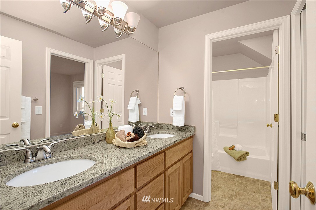 5004 177th Place Southeast Bothell, WA 98012 - Photo 18 of 23 Gallery Image 18