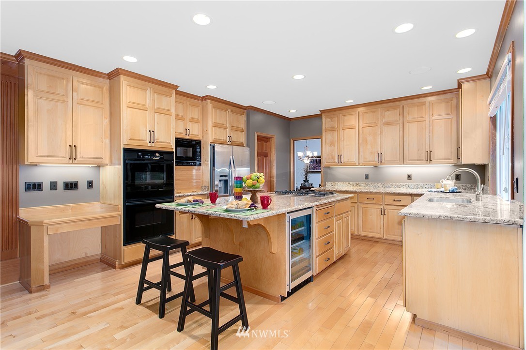 5004 177th Place Southeast Bothell, WA 98012 - Photo 9 of 23 Gallery Image 9