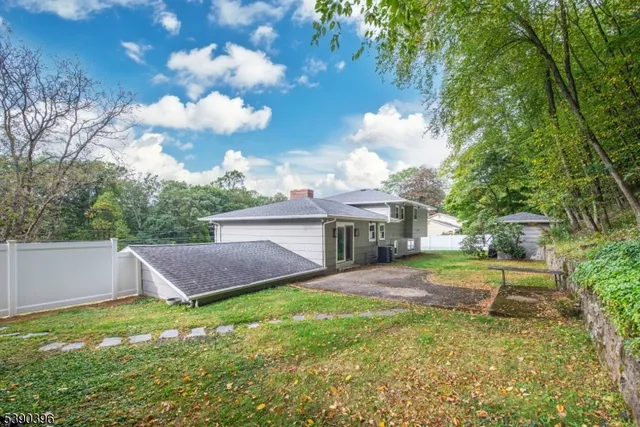 $950,000 | 22 Mountainside Drive, Morristown, NJ 07960