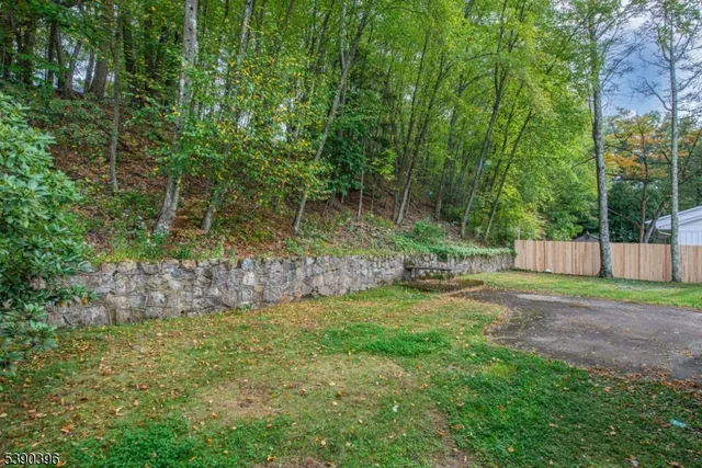 $950,000 | 22 Mountainside Drive, Morristown, NJ 07960